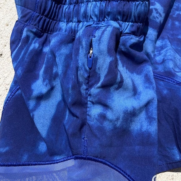 Lululemon Hotty Hot Shorts 2.5” - Picture 4 of 5